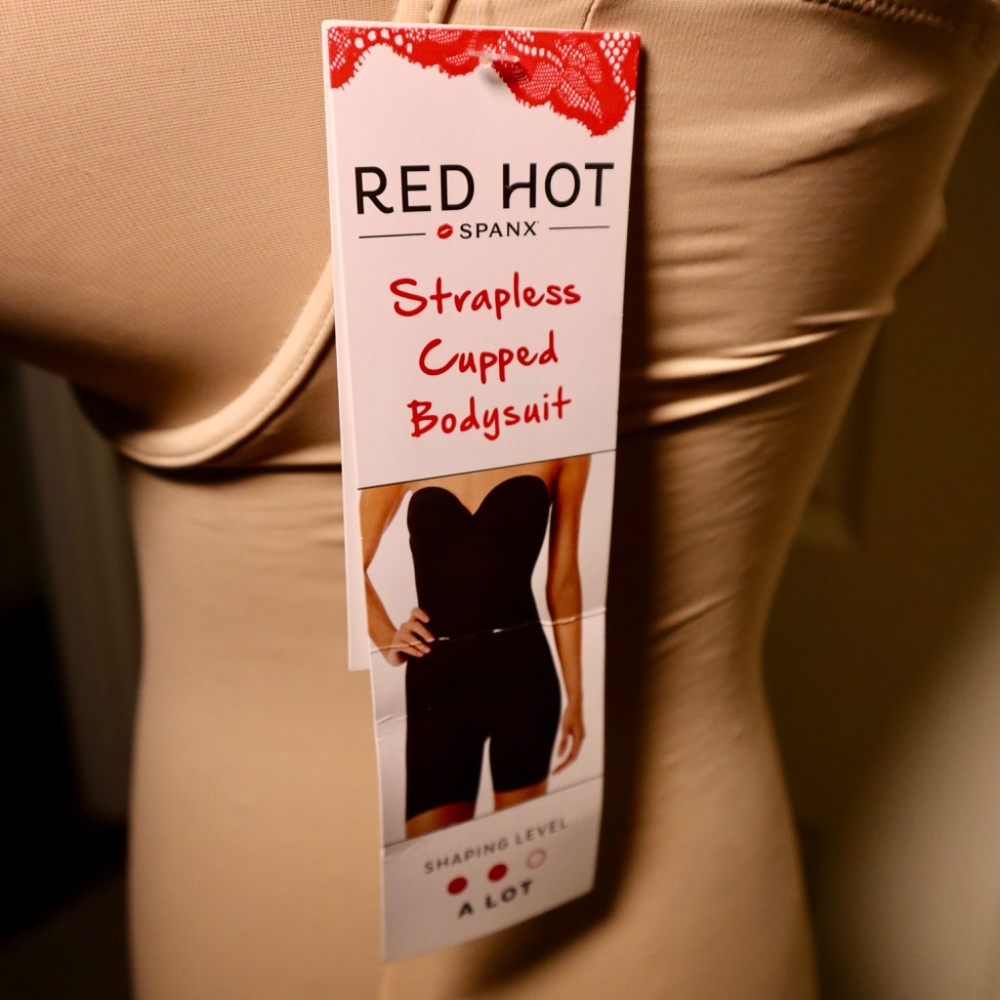 RED HOT by SPANX NWT Strapless Cupped Bodysuit Beige Large - Picture 7 of 7